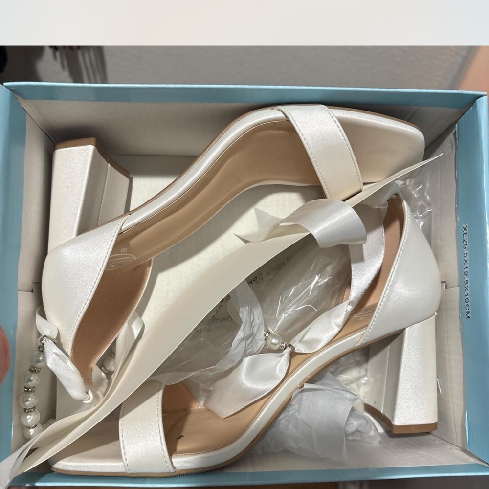 Elegant White Satin Women's Heels